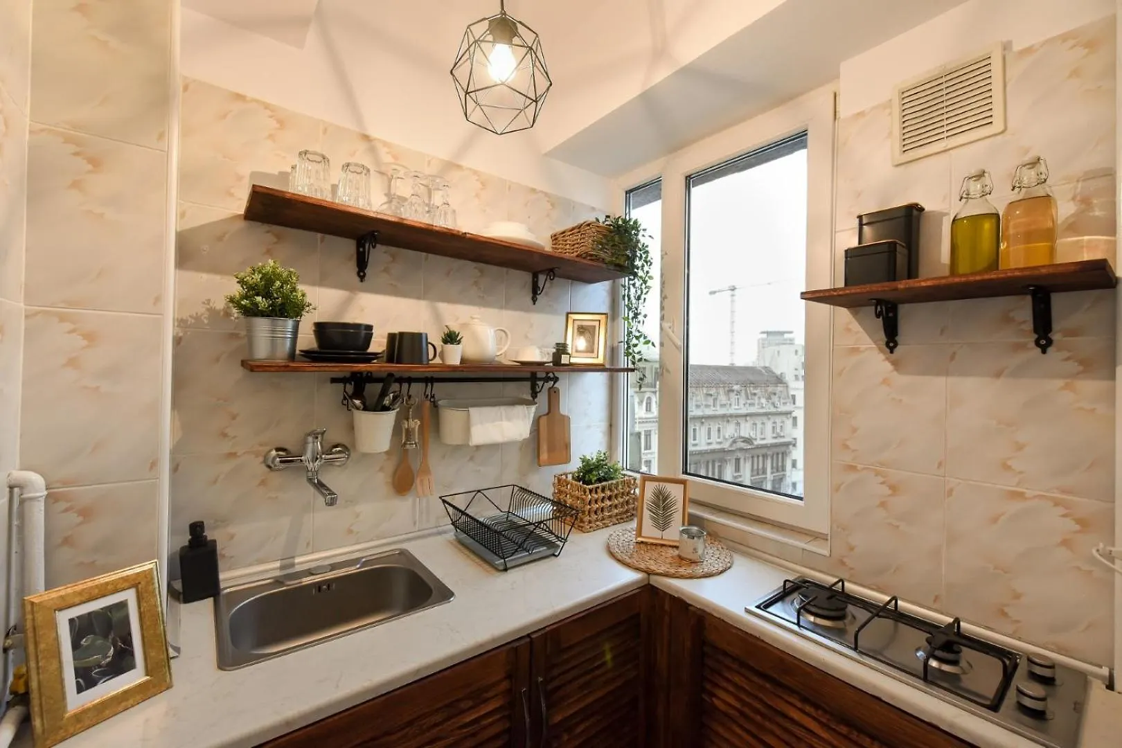 Chic Accommodation With Breathtaking Views Over Calea Victoriei - Your Central Heaven Bukarest Rumänien
