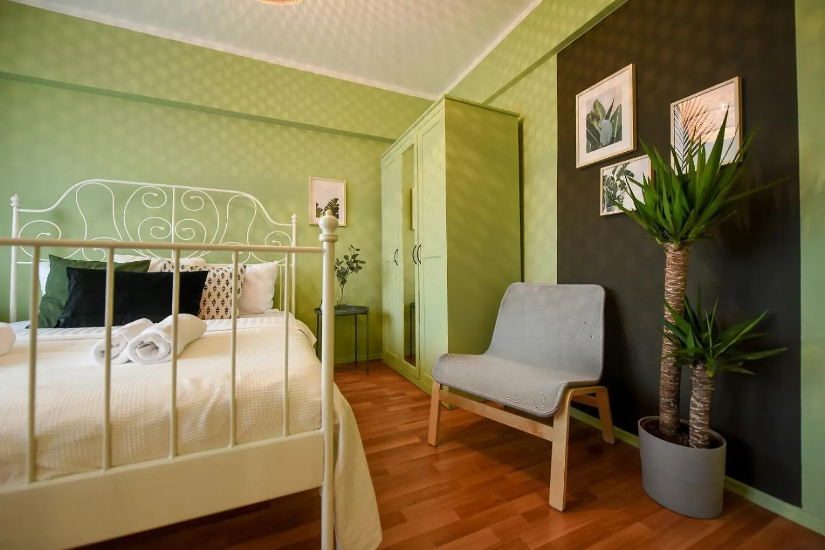 Lägenhet Chic Accommodation With Breathtaking Views Over Calea Victoriei - Your Central Heaven Bukarest Rumänien